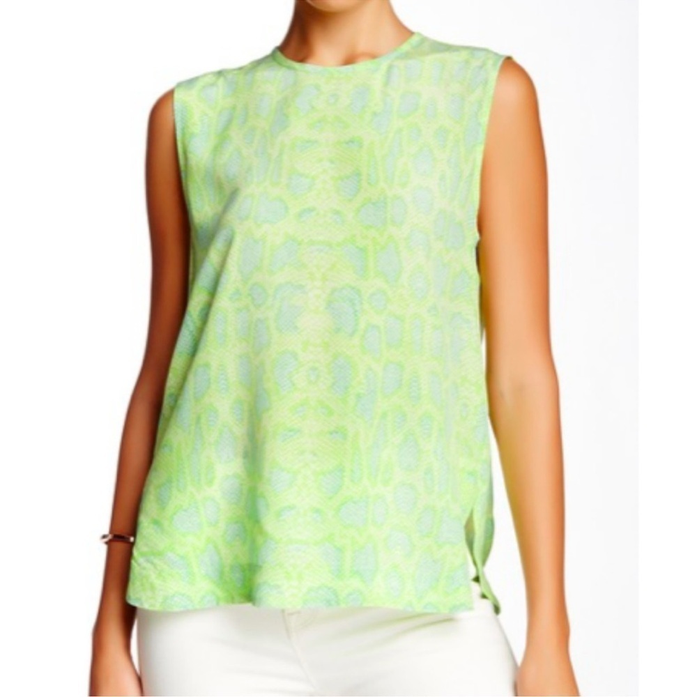 Equipment 100% Silk Kyle Green Snake Print
Sleeveless Blouse Sz M
